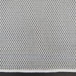 Bílá síťová záclona